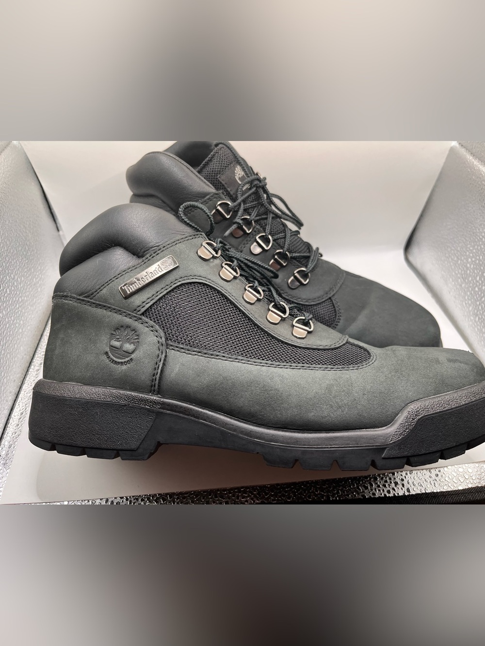 Timberland Men's Black Hiking Boots with Metal Eyelets US 10